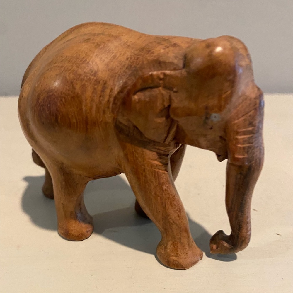 Vintage Walnut elephant, carved statue, wood grain 4”x3”